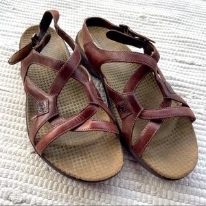 MERRELL Size 9 Leather Stappy sandal